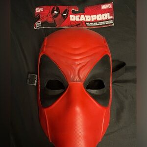 DeadPool Mask Modern Marvel New with tags